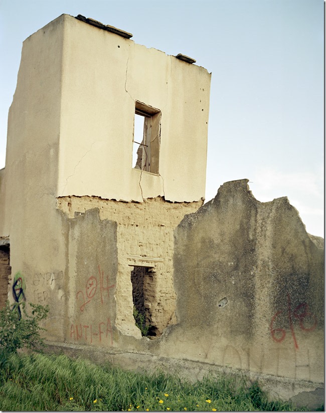 004-destroyed-facade-photography