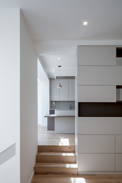 Interior photograph showing custom joinery and kitchen design, 05 of 07.